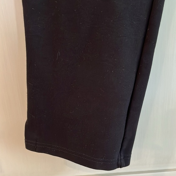 EUC Sympli black straight leg pull on ankle length pant with small side vent - Picture 3 of 8